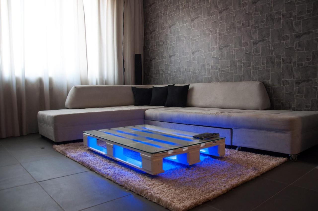 Star Apartment *